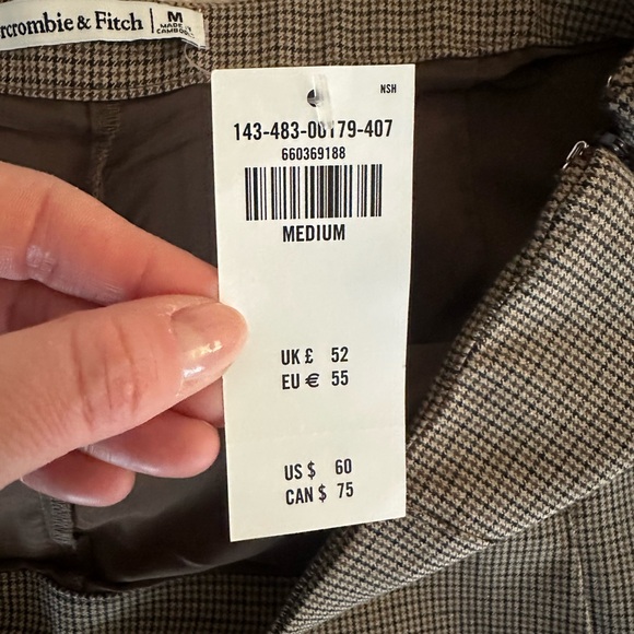 NWT Abercrombie & Fitch pleated mini skirt size medium - Picture 4 of 5